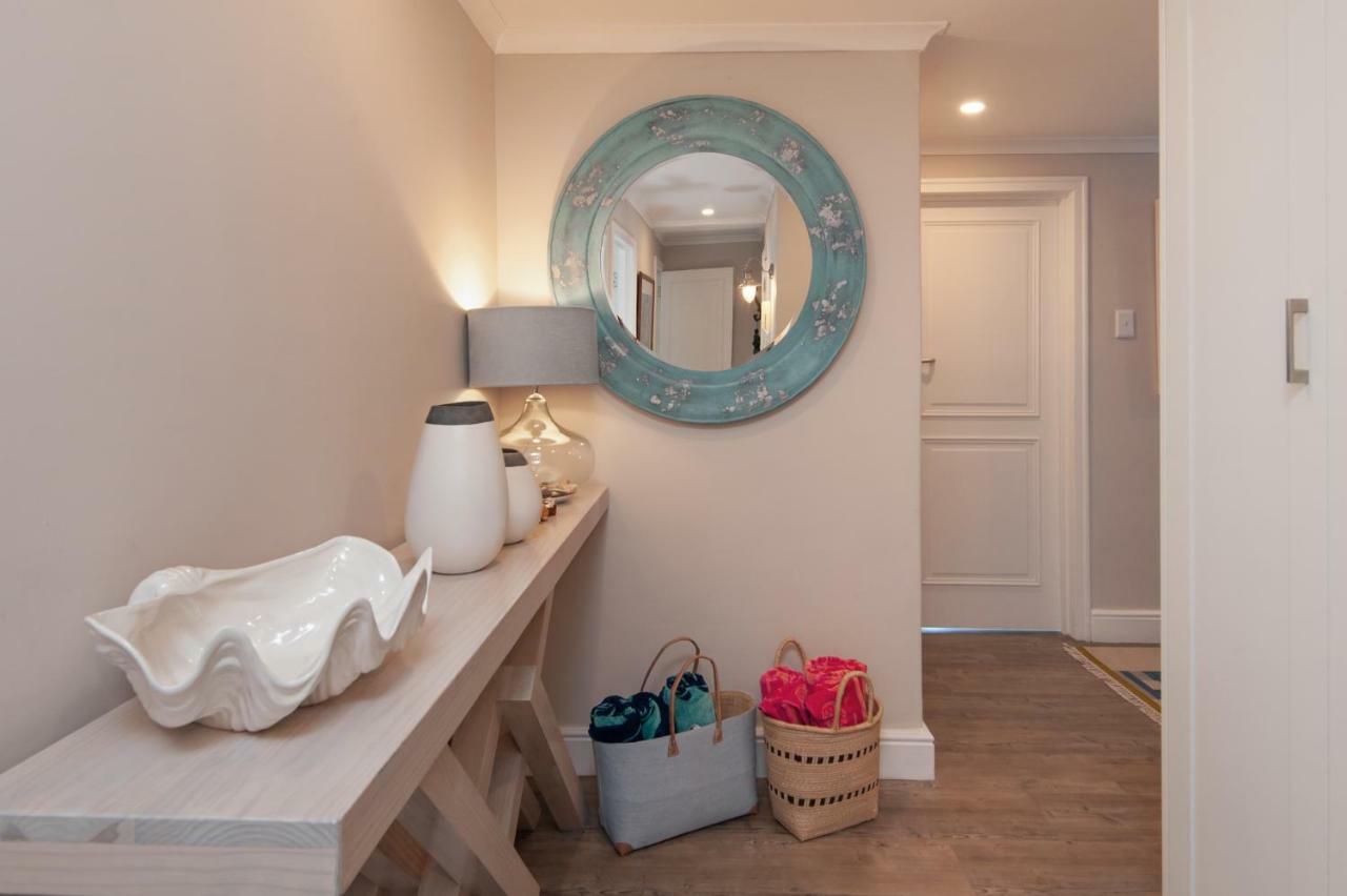 The Sun, Whales & Waves - Seafront Apartment Hermanus Eksteriør billede